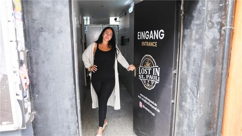 Reeperbahn-Spagat: Zwischen geiler Meile und Touri-Kulisse Unternehmerin Ricarda Belmar vermietet Ferienapartments in früheren Bordellen.
