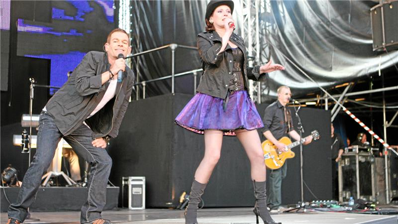 Unvergessen: Peter Plate und Anna R. spielen 2007 als Rosenstolz ein Konzert vor der Kaiserpfalz.