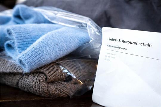 Unverkaufte Kleidung darf künftig nicht mehr vernichtet werden.