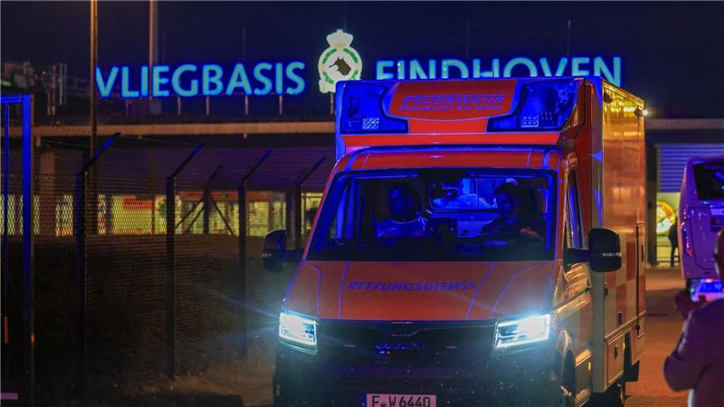 Deutsche „Hondius“-Passagiere auf dem Weg nach Frankfurt Unvorhergesehenes Ende einer Kreuzfahrt: Per Rettungswagen ging es für die deutschen Passagiere der „Hondius“ nach Frankfurt.