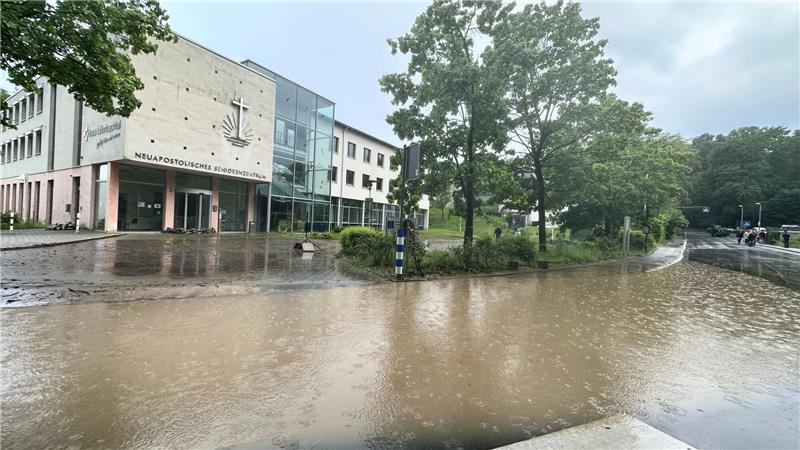 Gewitter mit Starkregen im Westen Deutschlands Unwetter in Fröndenberg (Nordrhein-Westfalen)