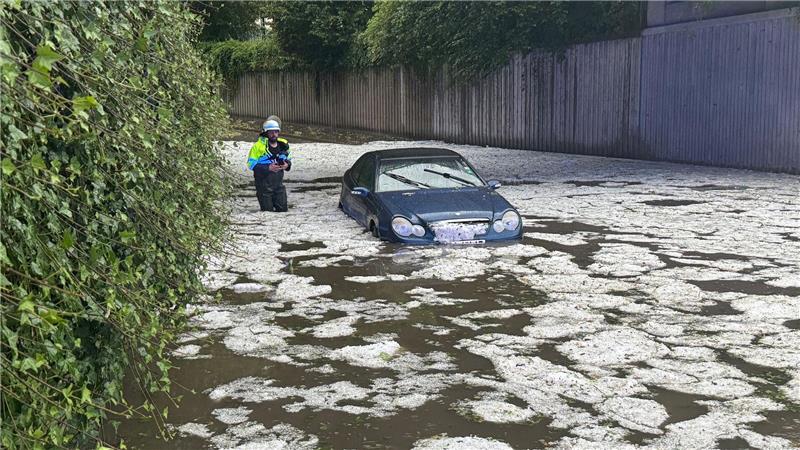 Sturm und Hagel: 1,3 Milliarden Unwetterschäden an Autos Unwetterschäden können teuer werden (Symbolbild)