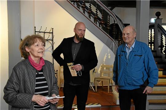 Ursula Hapke, Dr. Jan Habermann und Jörg-Utz Hapke (v. li.) bereiten sich auf den Museumsgeburtstag vor. Fotos: Pfuhl