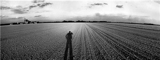 Uwe Brodmann kommt aus der Architekturfotografie: Er ist Mitbegründer des Museum für Photographie, Braunschweig, und hat das extreme Querformat für sich als künstlerische Ausdrucksform entdeckt. Foto: Brodmann