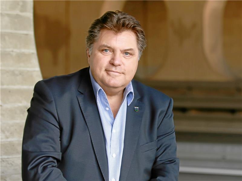 Uwe Schäfer: Wirtschaftsförderung als A und O der Politik Uwe Schäfer geht bei der Landratswahl für die CDU ins Rennen. Foto: Privat