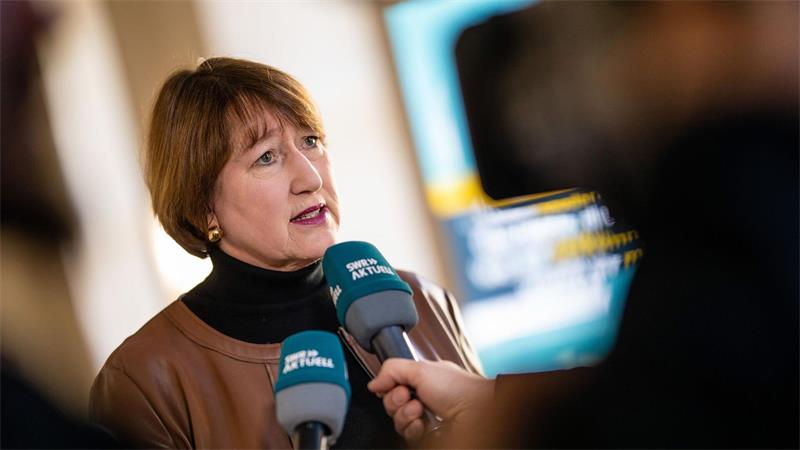 Verband: Deutschland kommt beim Lkw-Ladenetz kaum voran VDA-Präsidentin Müller: „Der Nachholbedarf ist immens“. (Archivbild)