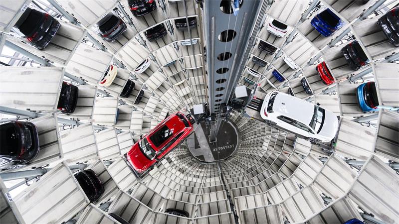 Minister fordert Klarheit von VW - Verunsicherung „greifbar“ VW lieferte im ersten Quartal weniger Autos aus. (Archivbild)