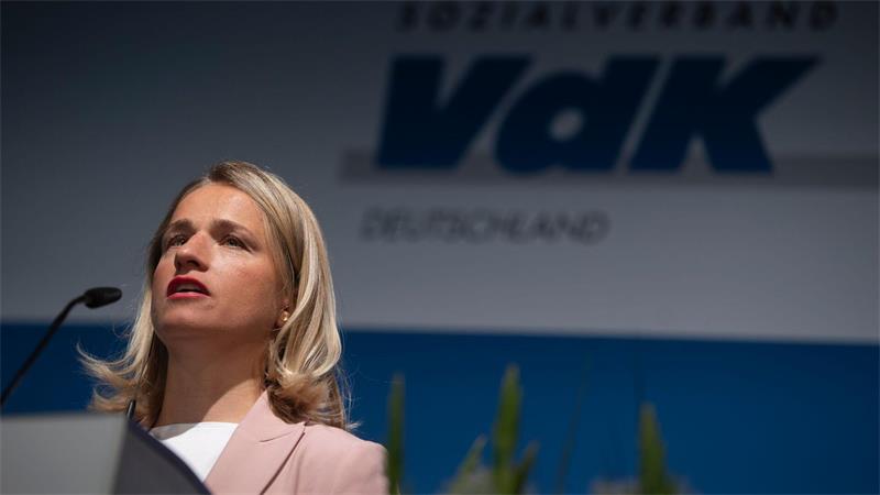 Beim Spritpreis deutet sich die nächste Trendwende an VdK-Präsidentin Verena Bentele sieht den erneut geplanten Tankrabatt als falschen Weg (Archivbild)