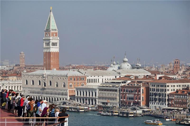 Venedig sehen - und Eintritt zahlen Venedig ist bei Touristen beliebt.