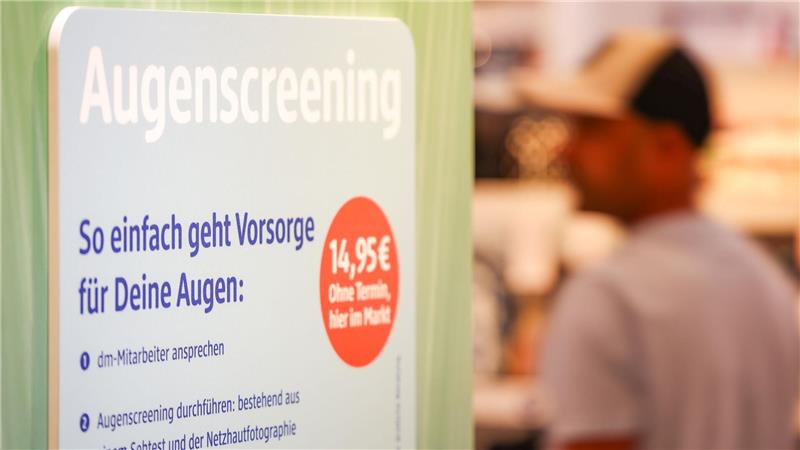 Gesundheitsangebote in der Drogerie - dm kontert Kritik Verbraucherschützer blicken skeptisch auf das Angebot.