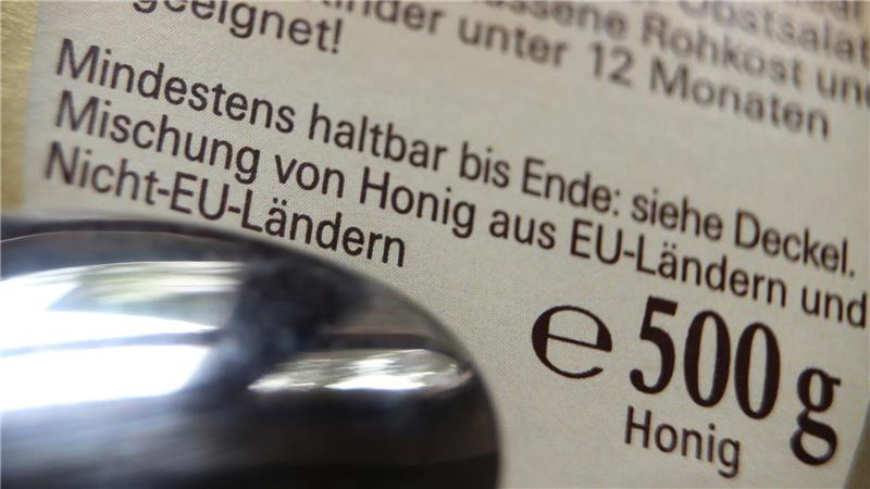 Verbraucherschützer monieren vage Angaben zur Honig-Herkunft „aus EU-Ländern und Nicht-EU-Ländern“. (Archivbild)
