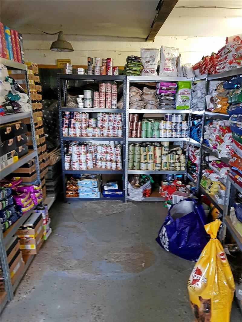 Clausthaler Tiertafel: Bedarf verzehnfacht sich in einem Jahr Verein Bürger helfen Bürger veranstaltet jeden zweiten Freitag eine Ausgabe in der Buntenböcker Straße und versorgt mehr als 260 Vierbeiner. Foto: Bürger helfen Bürgern
