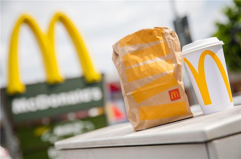 Burgerbrater und Co.: Systemgastronomie legt kräftig zu Vergangenes Jahr sind mehr Menschen zu McDonald's, Burger King und Co. gegangen und haben dort mehr Geld ausgegeben.