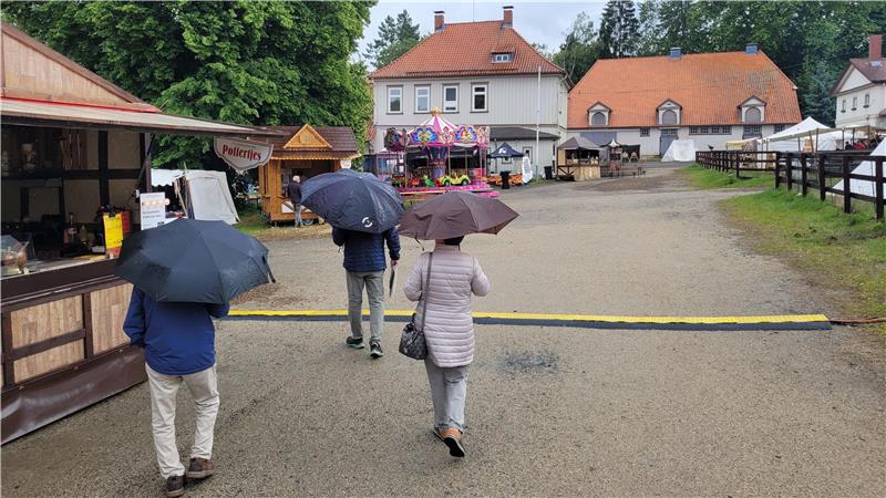 Verglichen mit den bisherigen Veranstaltungen im Gestüt ist das Gelände am Samstag und Sonntag nahezu leer. Grund dürfte das schlechte Wetter gewesen sein.