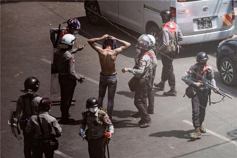 Japanischer Journalist in Myanmar zu Haft verurteilt Verhaftungen nach Protesten in Myanmar im Jahr 2021 (Symbolbild).