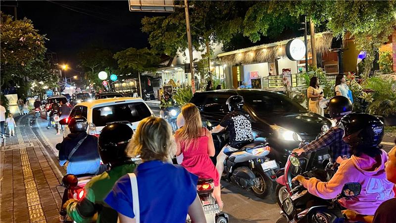 Verkehrschaos wie hier in Ubud gehört vielerorts auf Bali zum Alltag. (Archivbild)