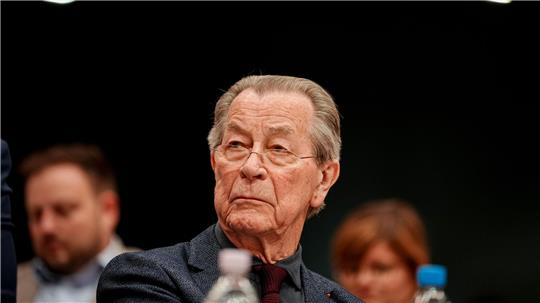 Verlangt von der SPD Mut bei Sozialreformen: der Ex-Parteivorsitzende Franz Müntefering. (Archivbild)