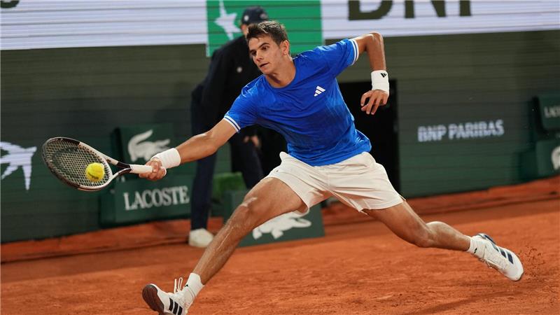 Zverev mit Titelform ins Halbfinale der French Open Verlangte Alexander Zverev im ersten Satz viel ab: Rafael Jódar.