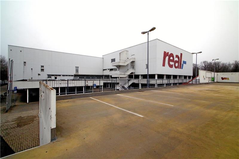 Verlassen, leer und bis Ende März zu übergeben: Was passiert mit dem Real-Markt?