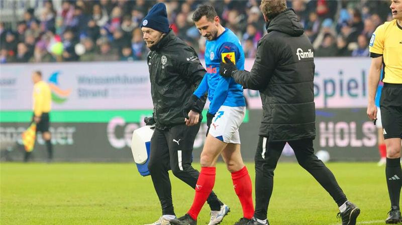 Verletzt raus: Kiels Steven Skrzybski (M).