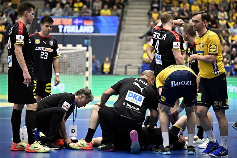 Drux-Verletzung schockt DHB-Team vor Spanien-Spiel Verletzte sich in Schweden schwer: Paul Drux (liegend).