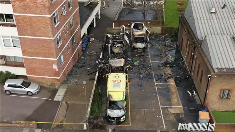 Verletzte wurde zunächst nicht gemeldet. 
