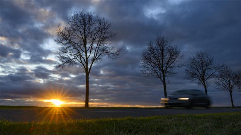 Sonne blendet: Zwei Verletzte bei Unfall Vermutlich aufgrund der tief stehenden Sonne kam es in Harlingerode zu zwei Verkehrsunfällen.