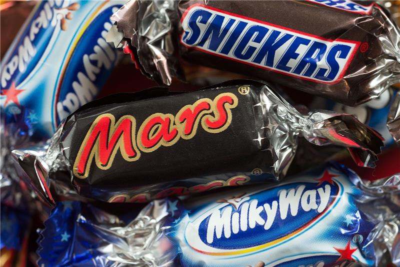 Mars stellt Lieferungen an Rewe, Edeka, Penny und Netto ein Verschiedene Mars-Schokoriegel liegen bald nicht mehr in den Regalen von Edeka und Rewe. (Archivbild)