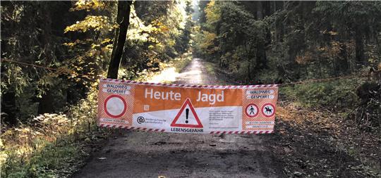 Verschiedene Reviere werden am kommenden Wochenende bejagt. Autofahrer werden daher um erhöhte Aufmerksamkeit gebeten.