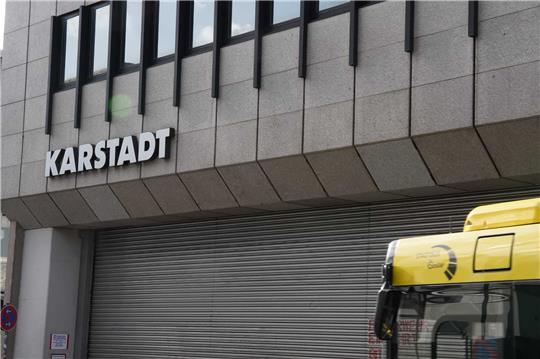 Verschlossenes Tor: Steht auch das Goslarer Karstadt vor dem Aus? Foto: Bode