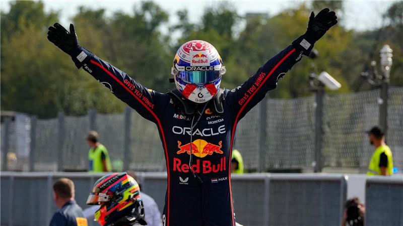 Red Bulls „Wiedergeburt“: Verstappen-Jubel im roten Rauch Verstappen war nicht zu bezwingen.