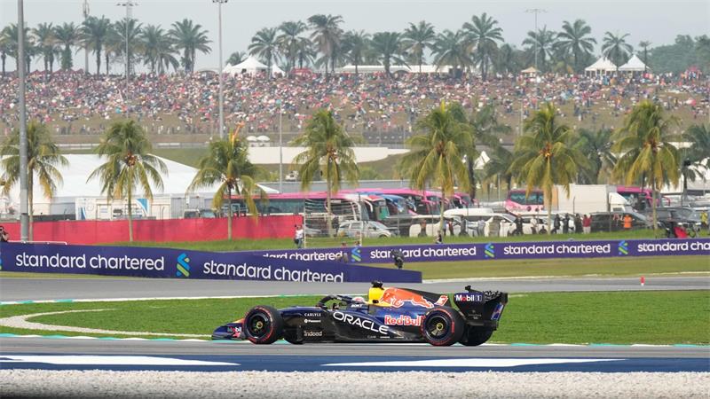 Verstappens Triumph bei Formel-1-Farce in Malaysia Verstappen war „unantastbar“, sagte sein Teamchef.