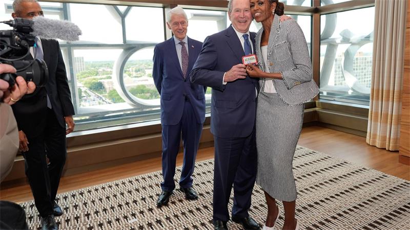 Verstehen sich: Die Obamas und die Bushs (Archivbild).
