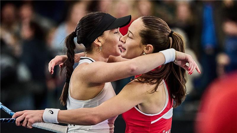 Generation Freundschaft um Lys: „Macht Karriere schöner“ Verstehen sich abseits des Feldes prächtig: Eva Lys (l) und Zeynep Sonmez. (Archivbild)