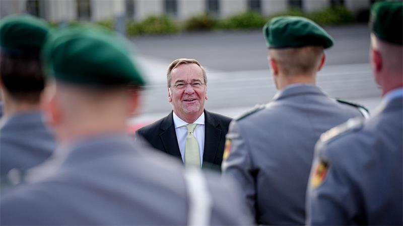 Unbemannte Waffensysteme: Bundeswehr bekommt Drohnenregiment Verteidigungsminister Boris Pistorius (SPD) lässt ein Drohnenregiment aufbauen. (Archivbild)