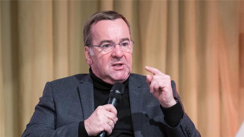 Verteidigungsminister Boris Pistorius (SPD) warf Merz einen Tabubruch. 