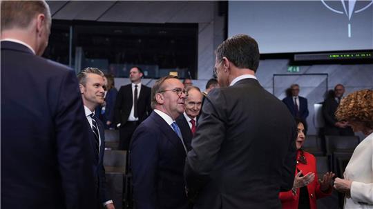 Verteidigungsminister Boris Pistorius und seine Kollegen müssen nun das größte Nato-Aufrüstungsprogramm seit Jahrzehnten umsetzen.