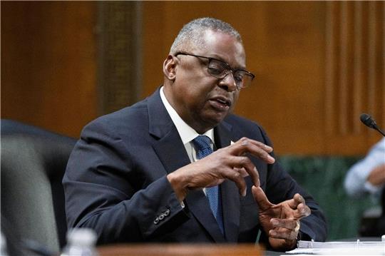Verteidigungsminister Lloyd Austin betont die Bedeutung der US-Unterstützung für die Ukraine.