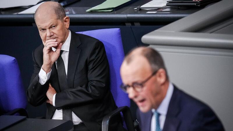 Scholz und Merz treffen sich überraschend im Kanzleramt Vertrauliche Gespräche im Kanzleramt: CDU-Vorsitzender Friedrich Merz traf sich mit Bundeskanzler Olaf Scholz. (Archivfoto)