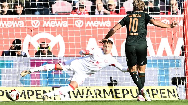 Füllkrug-Doppelpack: Bremen verlängert Mainzer Heimfluch Verwandelte zwei Elfmeter: Werder-Stürmer Niclas Füllkrug.