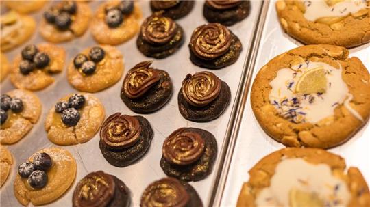 Verziert und getoppt machen die Cookies auch optisch was her.