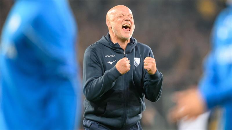 Bochumer Befreiungsschlag: 2:1-Sieg in Dresden VfL-Trainer Uwe Rösler freut sich über den Erfolg in Dresden.