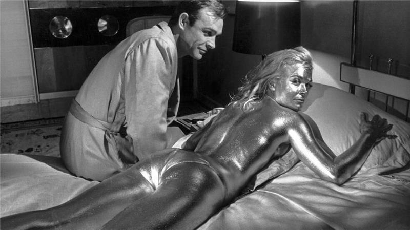 Er spielte das James-Bond-Thema: Gitarrist Vic Flick ist tot Vic Flicks Gitarrenspiel war in den 60er Jahren in mehreren James-Bond-Filmen zu hören, auch in „Goldfinger“ von 1964.