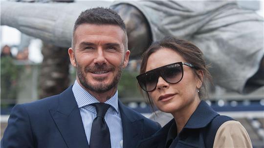 Victoria Beckham zieht ihren Mann David in einem Instagram-Clip für einen Haarschneide-Unfall auf. (Archivbild)