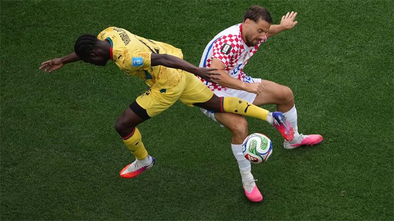 Viel Arbeit für Kamaldeen Sulemana (l): Ghana konzentrierte sich aufs Verteidigen. 