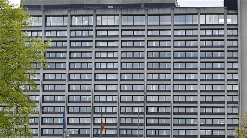 Viel Beton: Das Gebäude im Norden Frankfurts ist im Stil des Brutalismus errichtet. (Archivbild)