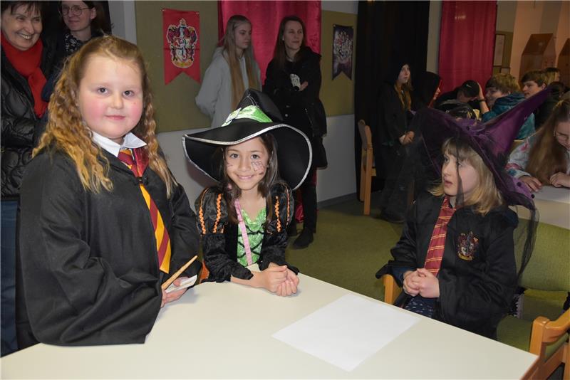 Eine grenzenlos magische Braunlager Büchereinacht Viel Mühe geben sich vor allem die kleinen Besucher der Harry-Potter-Nacht in der Stadt- und Schulbücherei mit ihren Kostümen, die sie passend zum Motto ausgesucht haben. Foto: Breutel