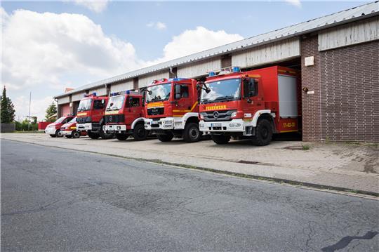 Viel zu wenig Platz für Maschinen, Material und Menschen: Das Gerätehaus der Vienenburger Feuerwehr an der Liethbergstraße hat keine Zukunft. Jetzt ist ein Neubau auf dem Betriebshofgelände an der Glückauf-Straße geplant. Foto: GZ-Archiv