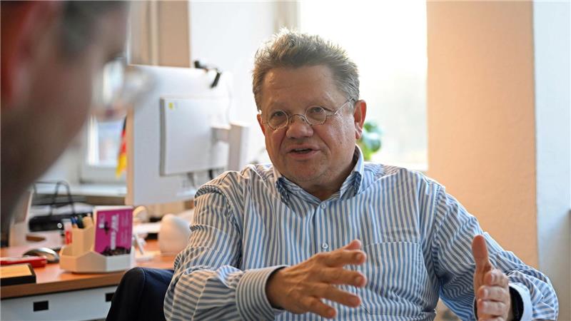 Viele Anliegen könnten auch ohne persönlichen Kontakt zum Arzt gelöst werden, sagt Niedersachsens Gesundheitsminister. (Archivbild)