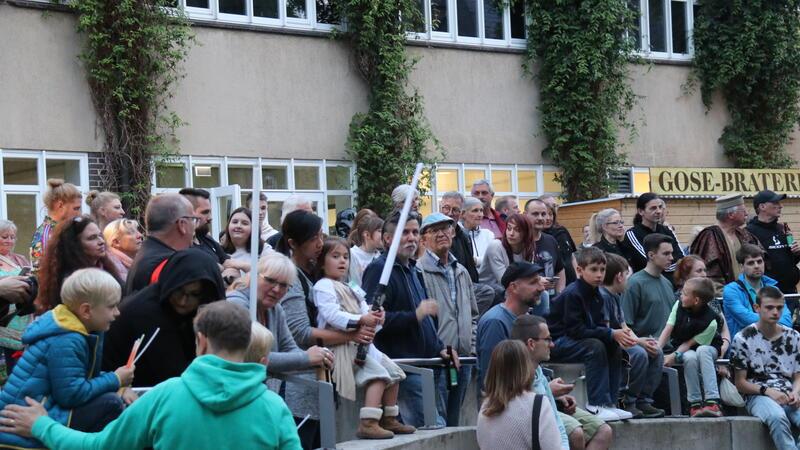 Viele Besucher blieben bis zur Siegerehrung in den späten Abendstunden.
